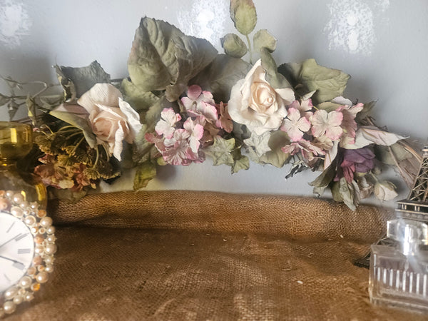 Paris Theme Shelf in a Box - 14 Piece Miscellaneous Home Decor