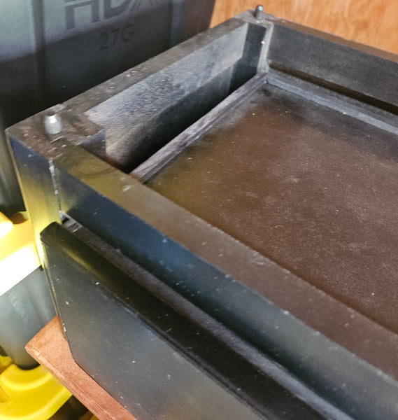 Unique Brown & Black 5 Piece 8 Drawer Dresser (Comes apart)