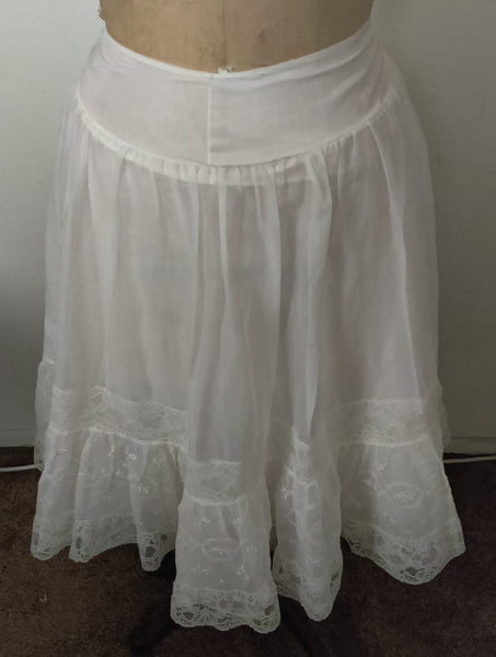 Size 8 Vintage BARBIZON Off White Petti Bud Dress Slip
