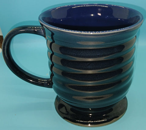 BAUM Helix Dark Blue Ribbed 32 oz Coffee Cup