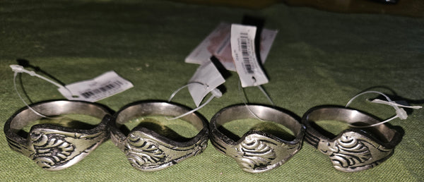 Set of Four Brand New DII Silver Arrow Pattern Napkin Rings