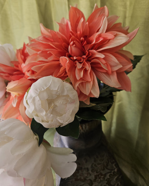 Artificial 4-Count White & Peach 24" Flowers