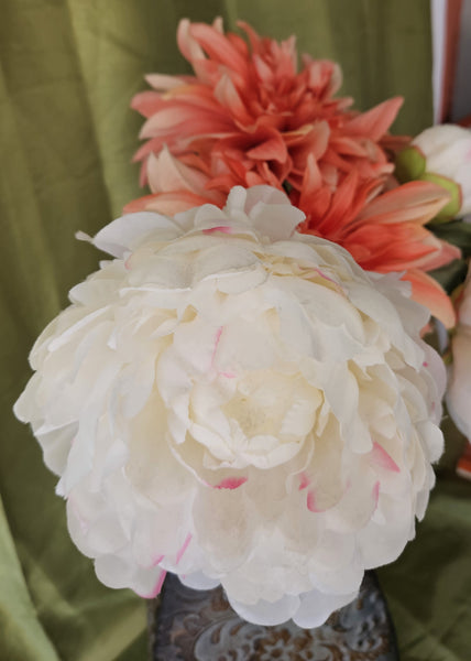 Artificial 4-Count White & Peach 24" Flowers