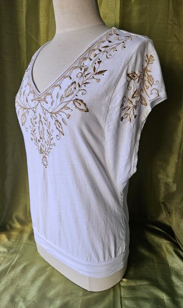 Small KAREN SCOTT White w/ Gold Embroidery V-Neck Shirt