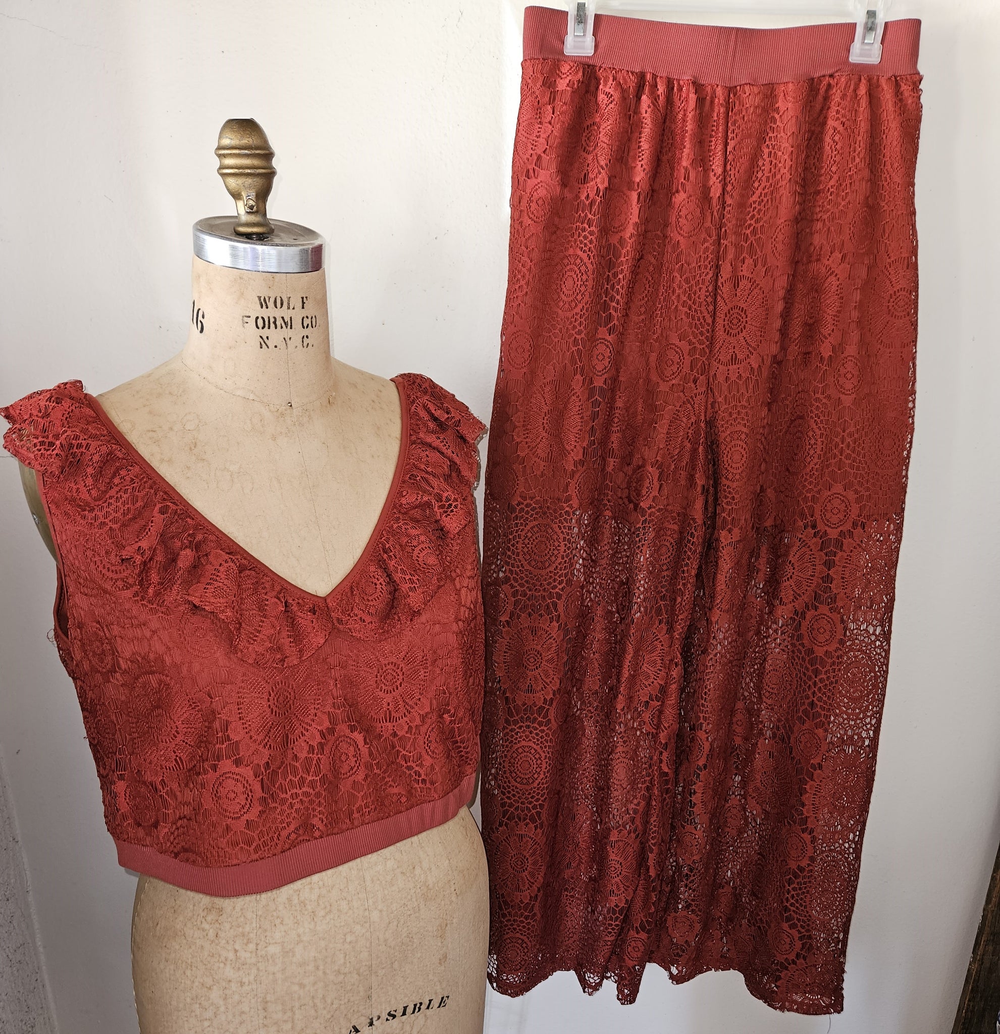 4X SHEIN Rust Color 2-Pc Lace Outfit
