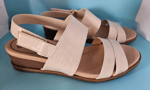 Size 8 Brand New DR SCHOLLS Sling Back Sandals w/ Velcro Closure