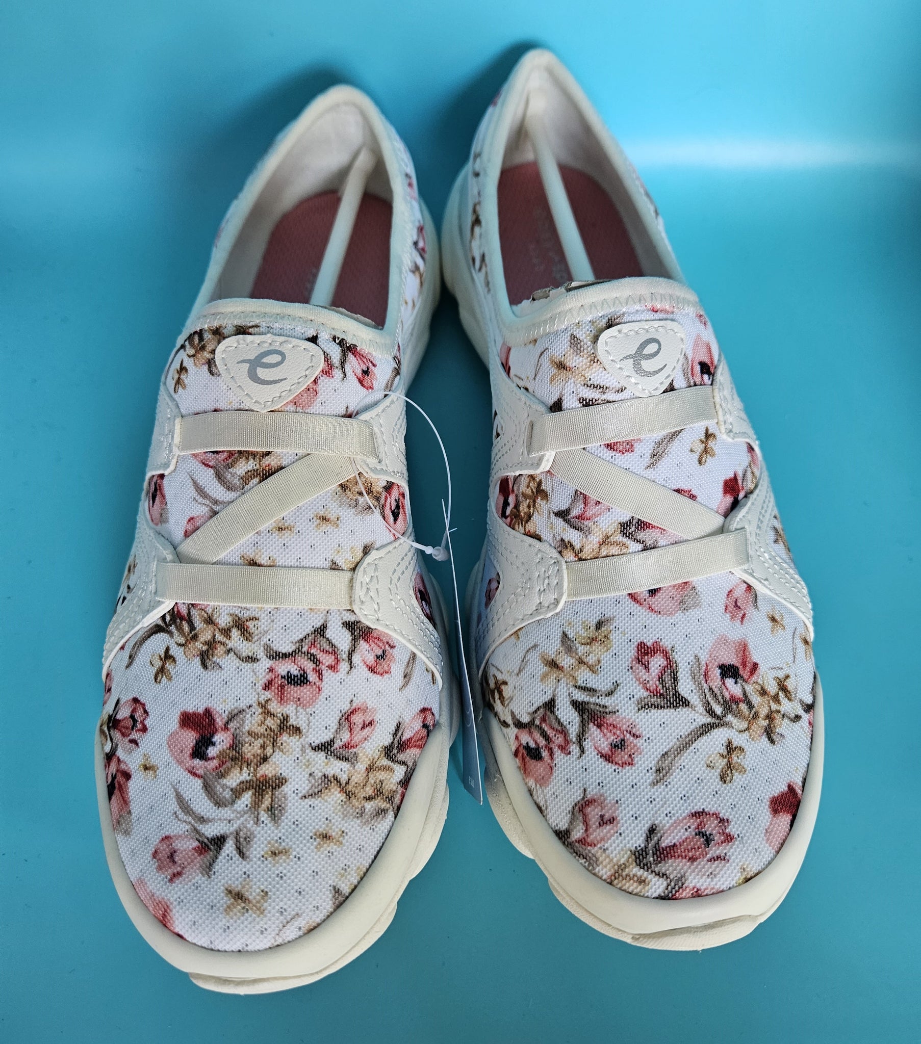 Size 7.5" Brand New EASY SPIRIT White Flat Floral Shoes