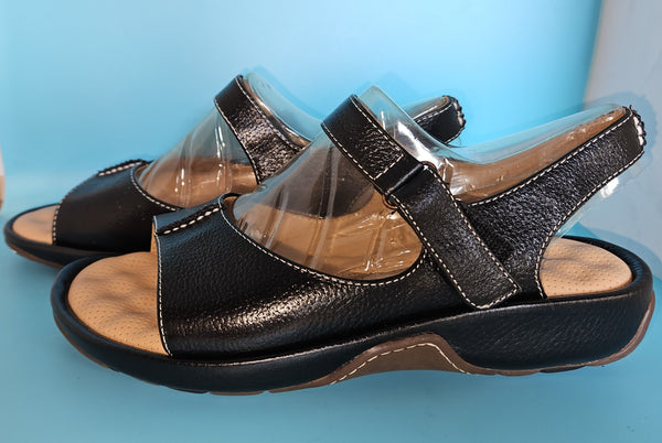 Size 7.5" Wide BRAND NEW SOFT WALK Black Velcro Stitch Sandals