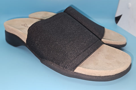 Size 7.5 Brand New BASS Slip-On Sandals