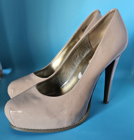 Size 9 SIMPLY VERA WANG Tan 5" Stiletto High Heel Shoes