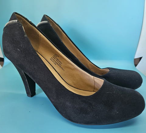 Size 8 RAMPAGE Black 3.5" High Heel Shoes w/ Silver Zipper Back