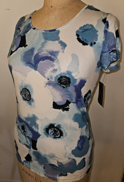 Large Brand New APT ESSENTIAL Blue, Black & White Top