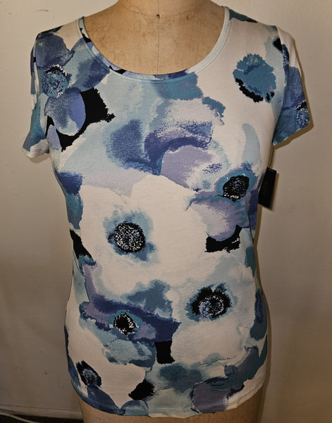 Large Brand New APT ESSENTIAL Blue, Black & White Top