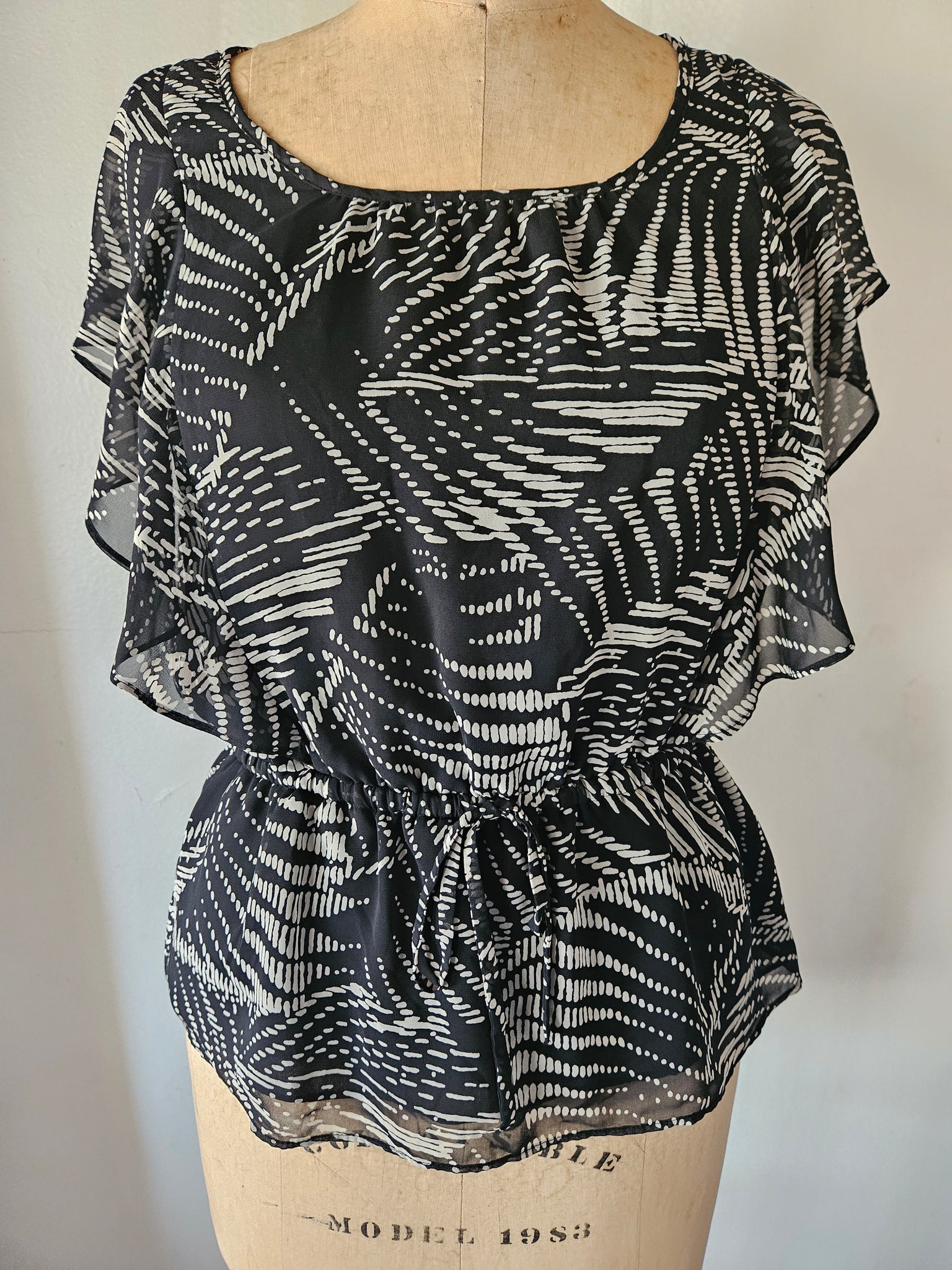 Medium ELLE Black & Tan Blouse