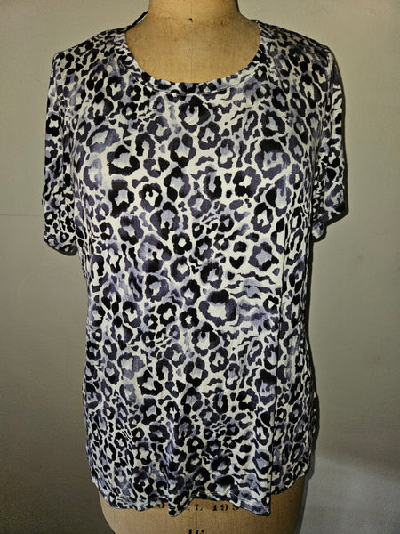 1X Brand New ROSE & OLIVE Animal Print Blouse