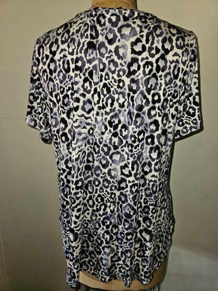 1X Brand New ROSE & OLIVE Animal Print Blouse