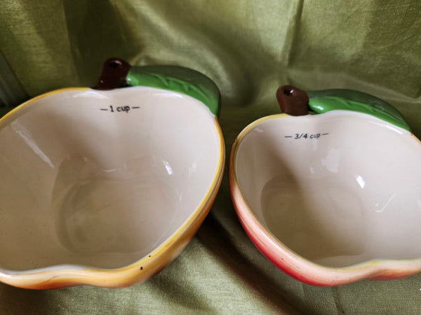 Set of 4 Ceramic Apple Measuring Cups (READ DETAILS)