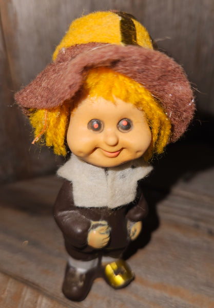 Set of Two 4" Vintage Man & Woman Pilgrim Dolls / Thanksgiving Decor