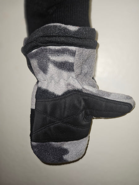 36 Mo / 3T Boys Hooded Camoflauge Winter / Ski Jacket w/ Matching Gloves