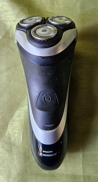 PHILIPS NORELCO PT-730 Electric Shaver