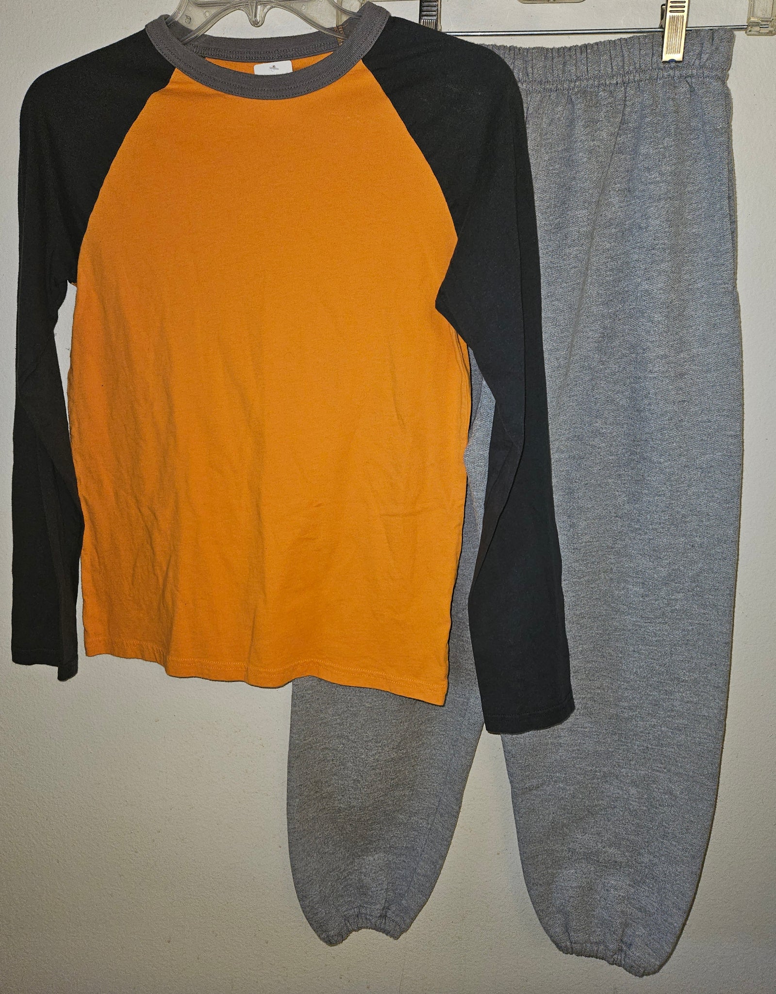 Kids Size 12/14 Large Boys 2-Pc Gray & Orange Outfit