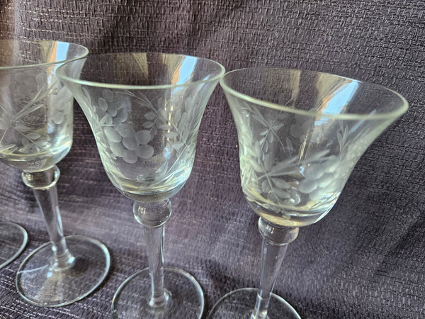 Set of 4 Vintage 4oz Etched Grapevine Dessert Wine / Liqueur Glasses