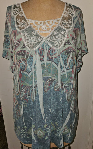 Size 22/24 Green Embroidered Patterned Blouse