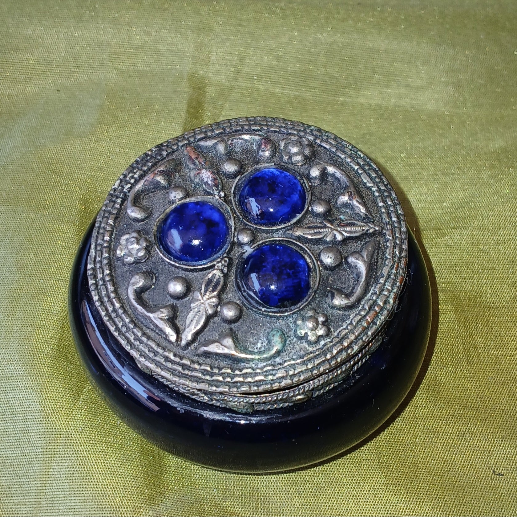 Blue Vintage Silver & Blue Beaded Round Lided Trinket Box