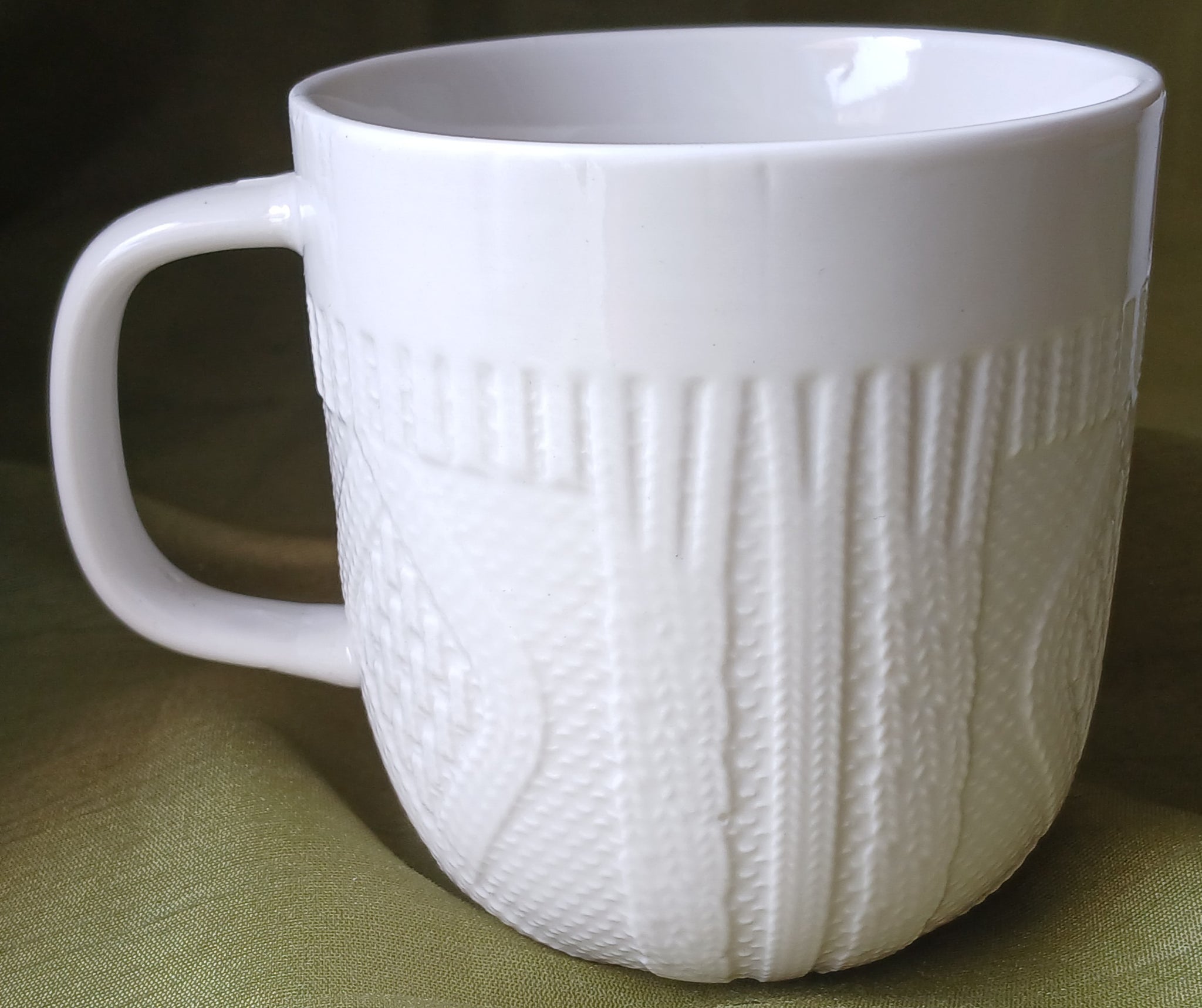 Set of 4 MODERN GOURMET FOODS 12 Ounce Knitted Wool Sweater Mugs