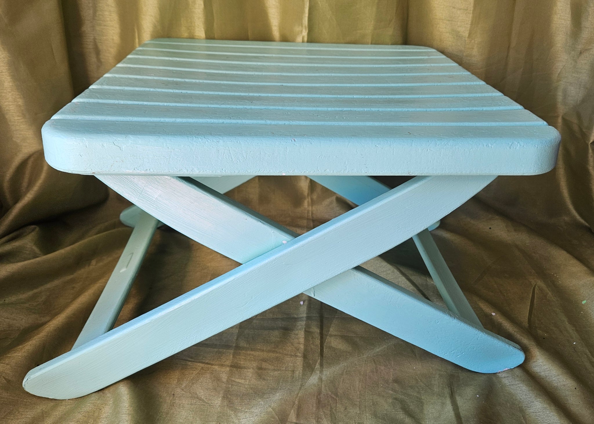 Small Plastic Turquoise Adjustable Table / Plant Stand