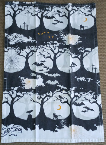 Spooky Halloween Tea Towel (Flaw)