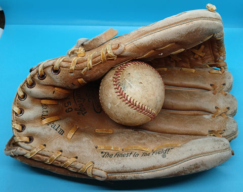 Vintage RAWLINGS Wing Tip LH Reggie Jackson VV59 Baseball Glove & Random Ball (Marks)