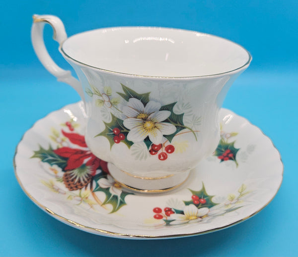 Poinsettia ROYAL ALBERT Bone China English 8 oz Tea Cup & Saucer