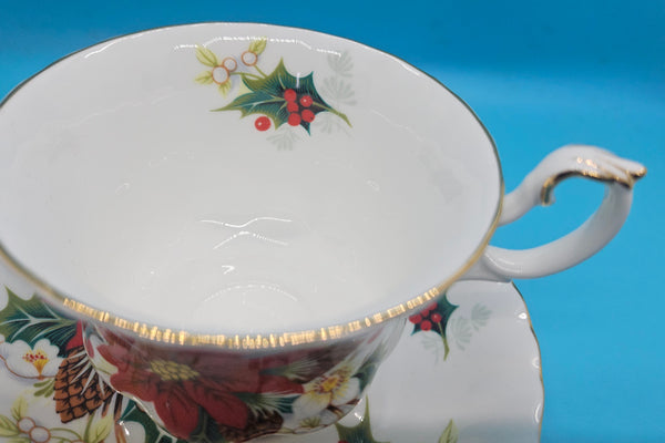 Poinsettia ROYAL ALBERT Bone China English 8 oz Tea Cup & Saucer