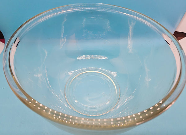 Vintage ANCHOR HOCKING 1.75 Quart Glass Bowl