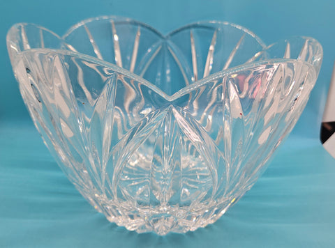 WYNDAM Block Cut 24% Lead Crystal Serving Bowl