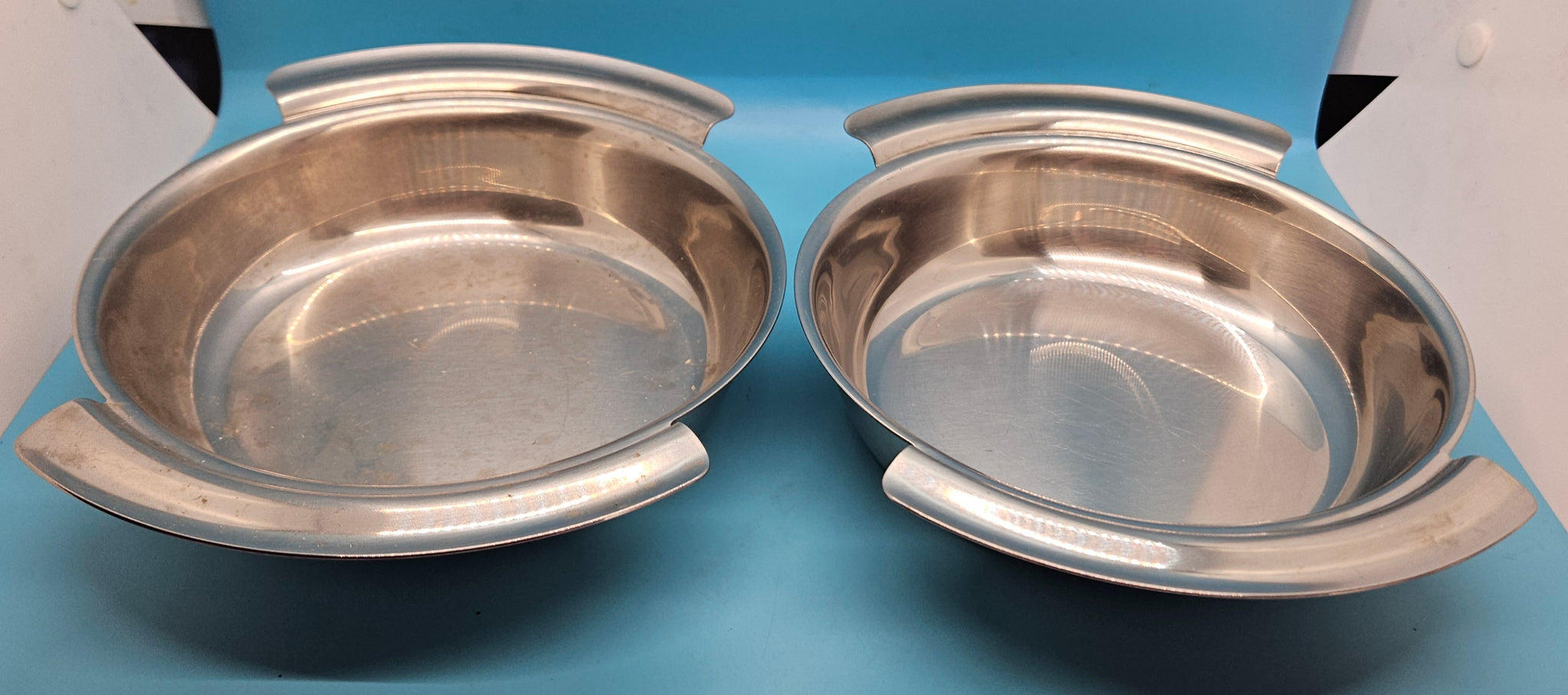 Set of 2 Vintage MCM INTERNATIONAL STAINLESS DELUXE 559 Serving Bowls