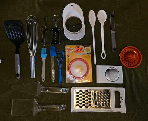Lot of 17 Miscellaneous Kitchen Accessories