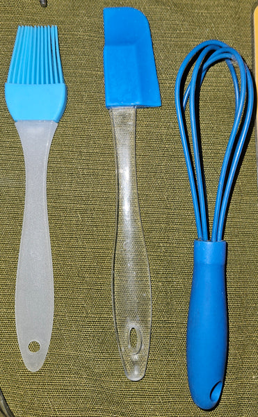 Lot of 17 Miscellaneous Kitchen Accessories