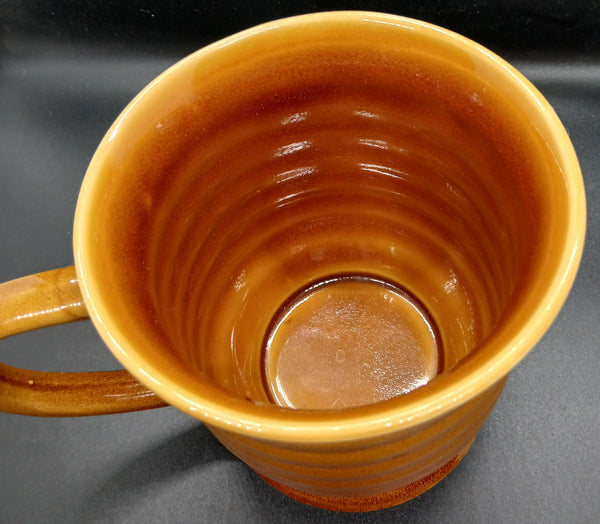 Baum Helix Tan Ribbed 32 oz Coffee Cup