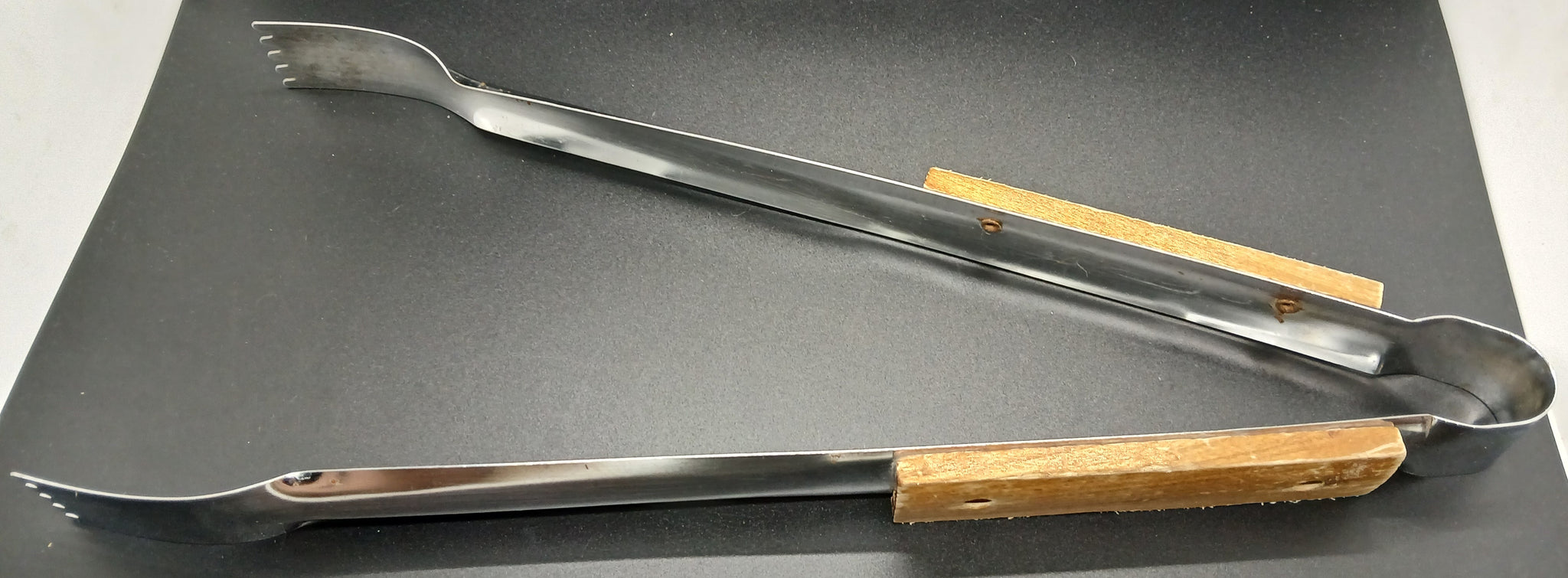 Vintage Unbranded 14" BBQ Tongs
