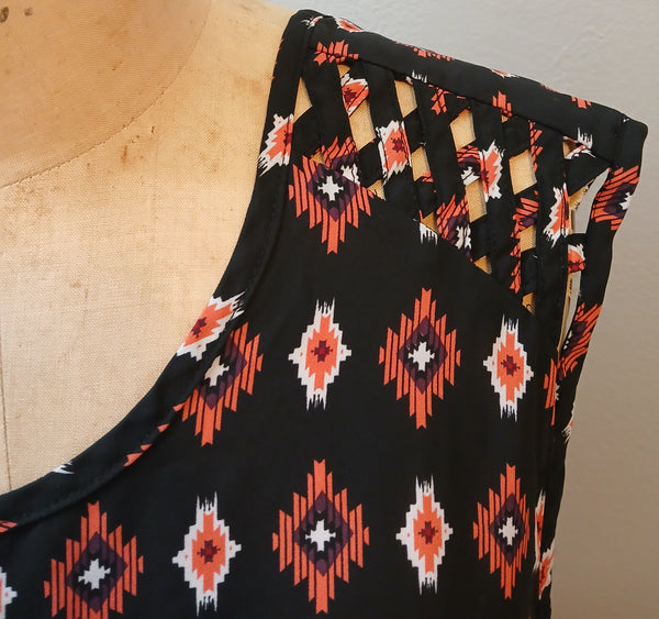 XL XHILARATION Black, Coral & White Geometric Diamond Dress