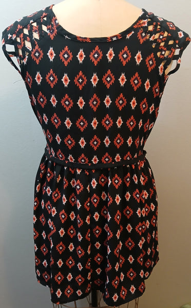 XL XHILARATION Black, Coral & White Geometric Diamond Dress