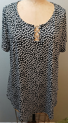 Size 22/24 AVENUE Black & White Polka Dot Blouse