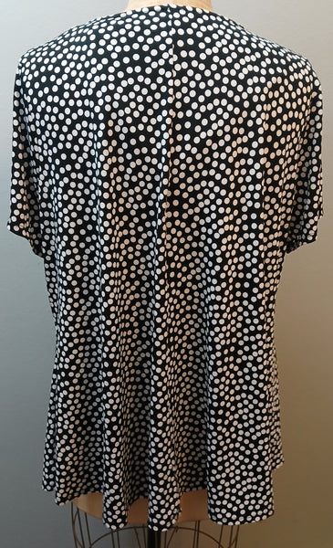 Size 22/24 AVENUE Black & White Polka Dot Blouse