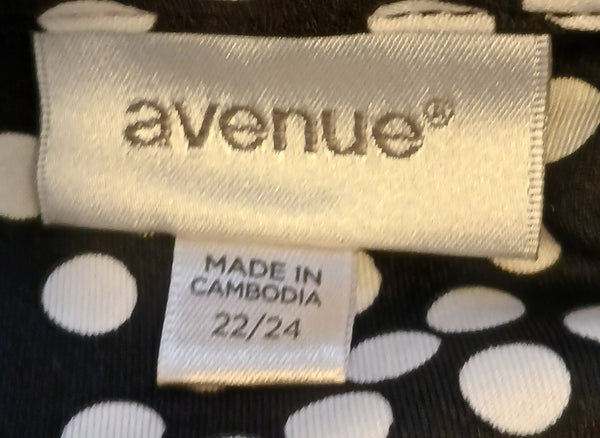 Size 22/24 AVENUE Black & White Polka Dot Blouse