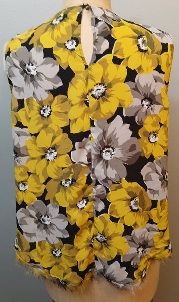 XXL WHO WHAT WEAR Gray, White & Yellow Fringe Bottom Blouse