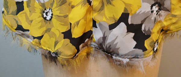 XXL WHO WHAT WEAR Gray, White & Yellow Fringe Bottom Blouse