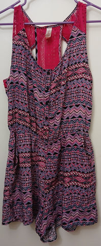 XL NO BOUNDARIES Multicolor Geometric Romper