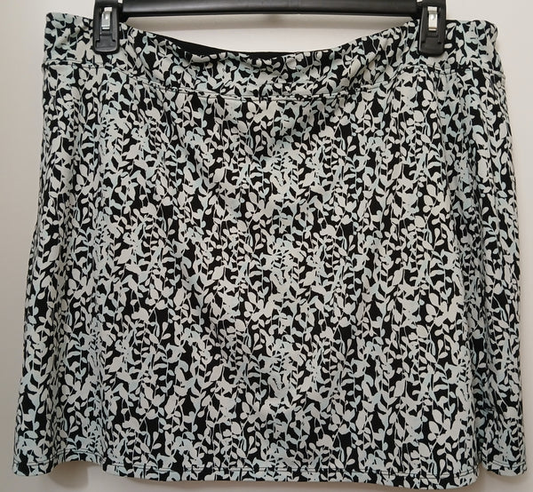 XXL TRANQUILITY Black, Blue & White Leaf Pattern Skorts